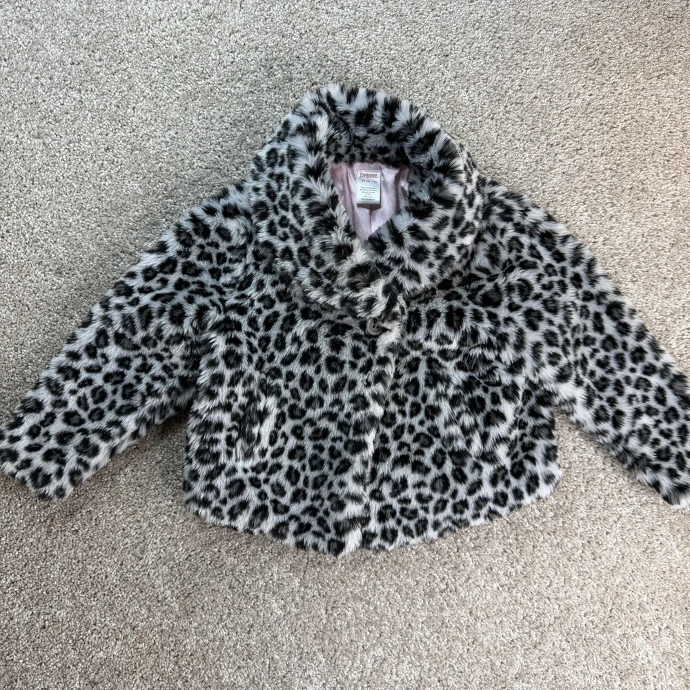 Gymboree Coat Girls XS 3-4 Gray Leopard Faux Fur Lined Button Winter Cozy